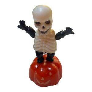 Vintage Creative Creations Inc. 1974 Halloween Skeleton Push Button Puppet